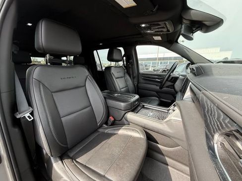 Used 2023 GMC Yukon XL Denali w/ Max Trailering Package AWD/4WD image 7