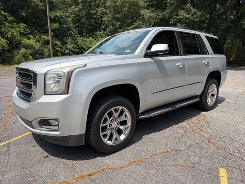 Used 2015 GMC Yukon SLE w/ Convenience Package RWD image 2