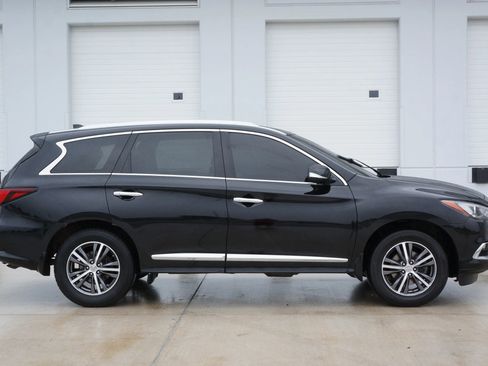 Used 2019 INFINITI QX60 Luxe w/ Essential Package image 16