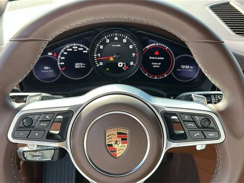 Used 2023 Porsche Cayenne image 11