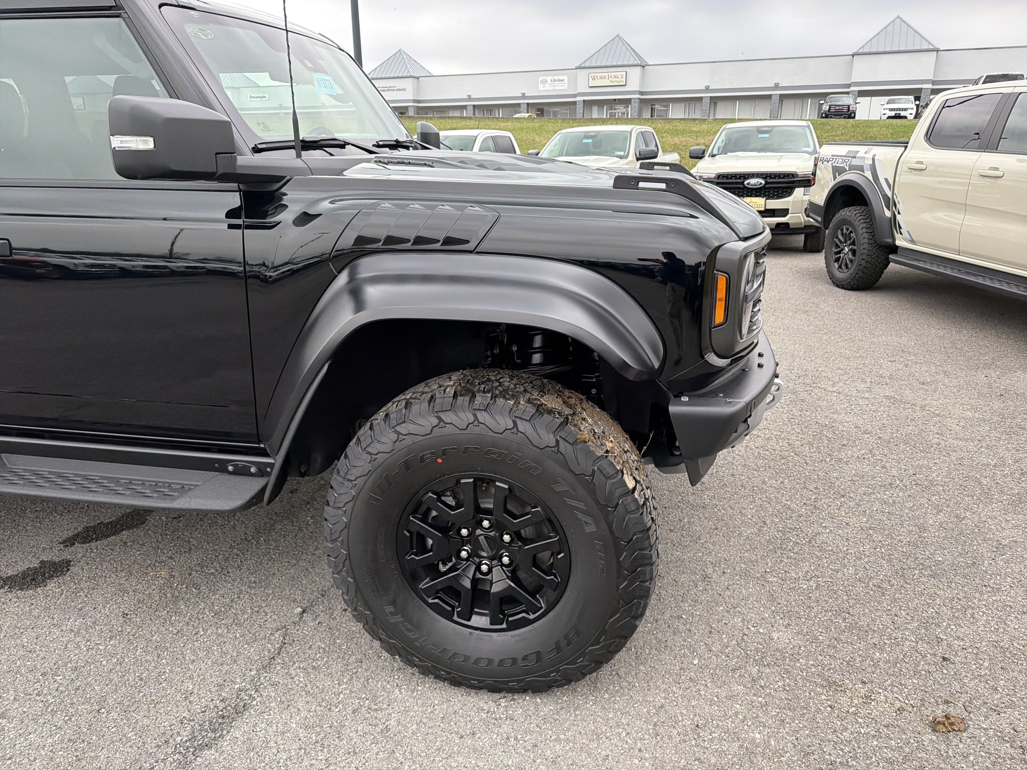 New 2026 Ford Bronco Raptor AWD/4WD image 4