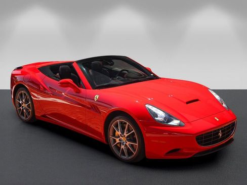 Certified 2013 Ferrari California RWD image 30