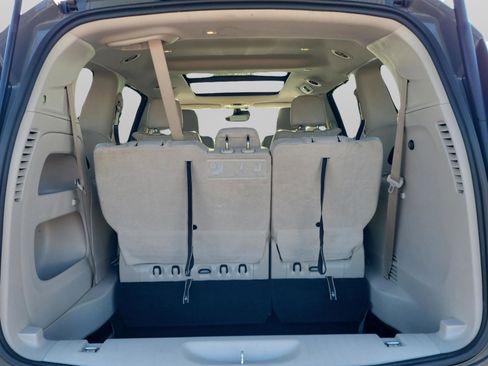 Used 2021 Chrysler Pacifica Touring-L image 34