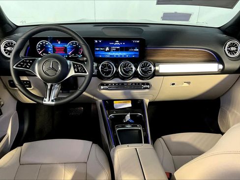 New 2026 Mercedes-Benz GLB 250 4MATIC image 7