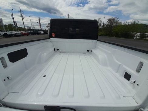 Used 2026 Jeep Gladiator Mojave AWD/4WD image 44