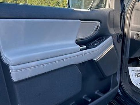 New 2025 Ford Expedition Active image 15