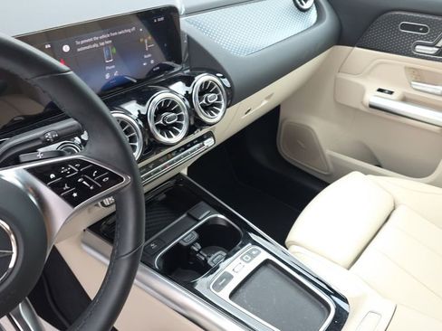 Certified 2025 Mercedes-Benz GLA 250 4MATIC image 22