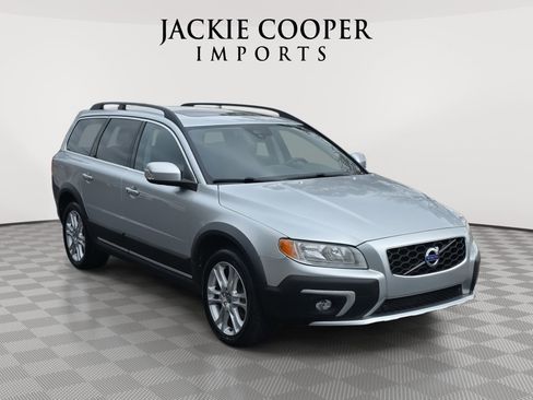 Used 2016 Volvo XC70 T5 Premier w/ Proximity Package image 3