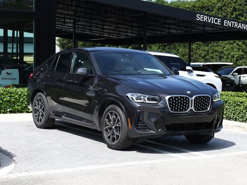 Used 2025 BMW X4 xDrive30i w/ Premium Package AWD/4WD image 2