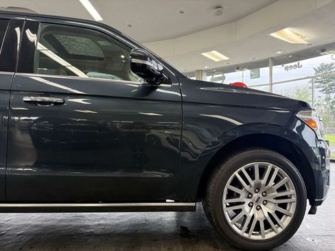 Used 2023 Ford Expedition Max Limited AWD/4WD image 4