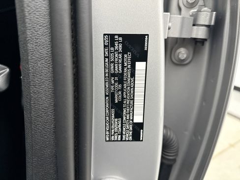 Used 2025 Volvo XC40 B5 Core image 20