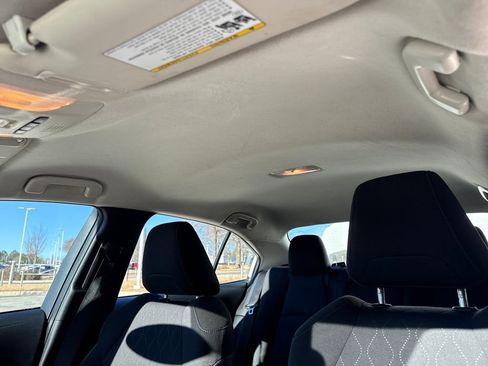 Used 2022 Toyota Corolla LE image 25