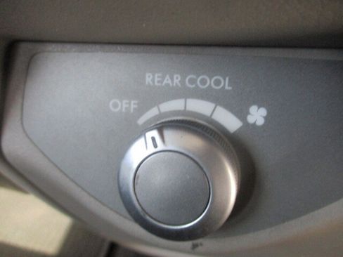 Used 2013 Subaru Tribeca Limited image 22