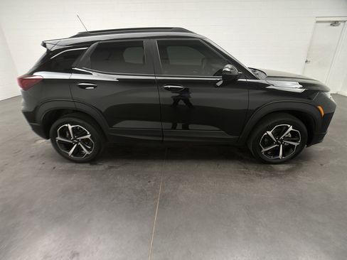 Used 2023 Chevrolet TrailBlazer RS w/ Technology Package image 9