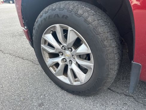 Used 2020 Chevrolet Silverado 1500 Custom w/ Custom Value Package image 9