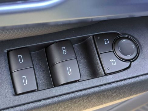 New 2026 Chevrolet Equinox EV LT AWD/4WD image 11