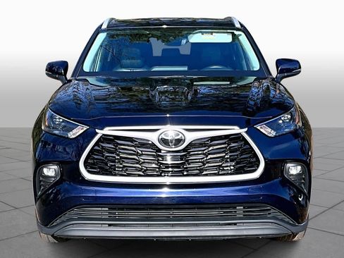 Certified 2022 Toyota Highlander XLE image 4
