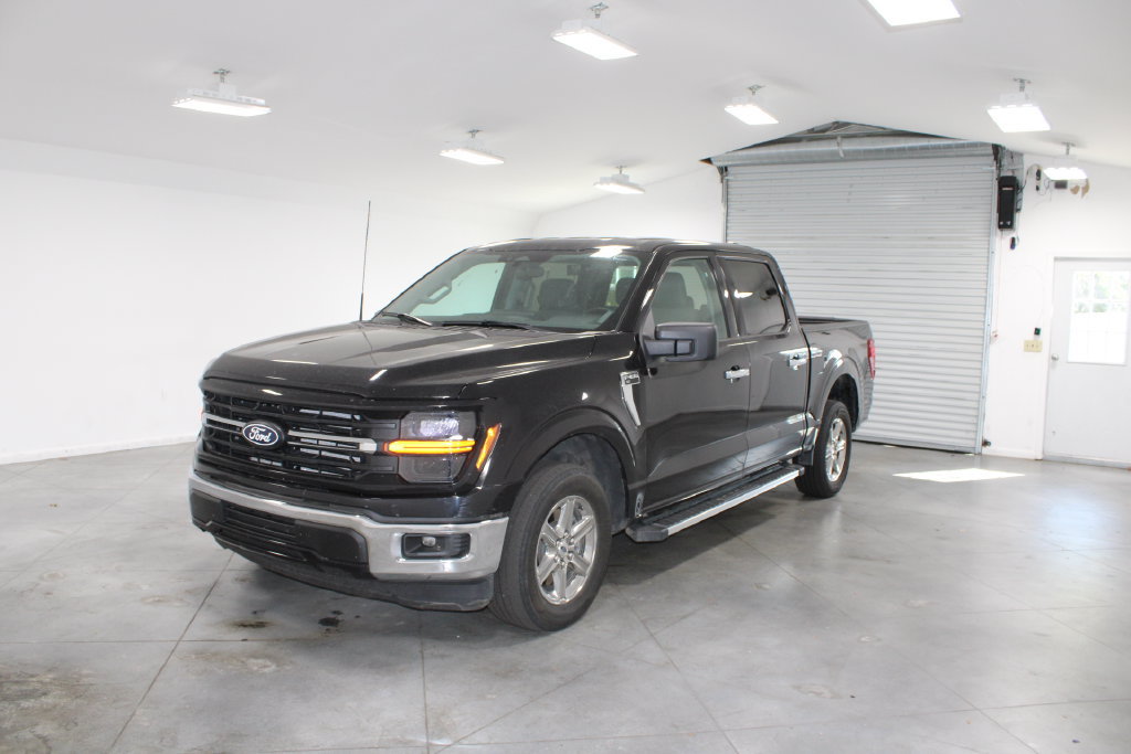 Used 2025 Ford F150 XLT w/ Equipment Group 301A Standard RWD image 4