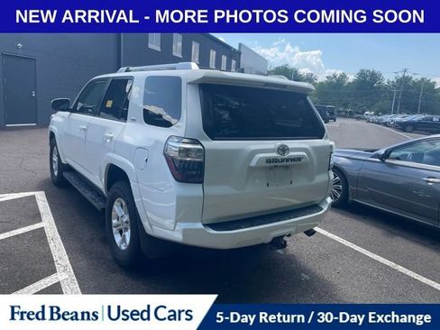 Used 2016 Toyota 4Runner SR5 AWD/4WD image 4
