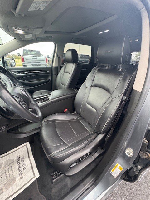 Used 2021 Buick Enclave Avenir w/ Avenir Technology Package FWD image 16
