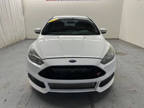 Used 2016 Ford Focus ST image 2