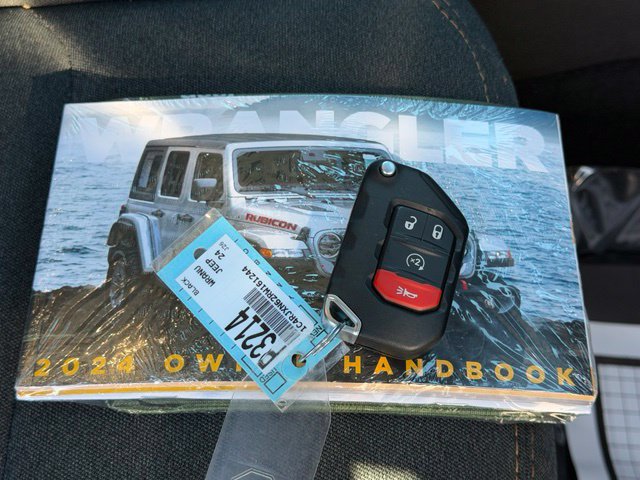 Used 2024 Jeep Wrangler Unlimited AWD/4WD image 38