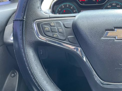 Used 2018 Chevrolet Cruze LT FWD image 14