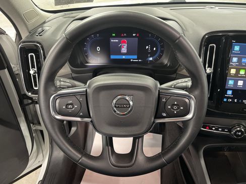 Used 2024 Volvo XC40 B5 Plus w/ Climate Package image 17