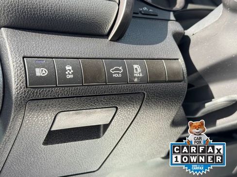 Used 2021 Toyota Camry SE image 30