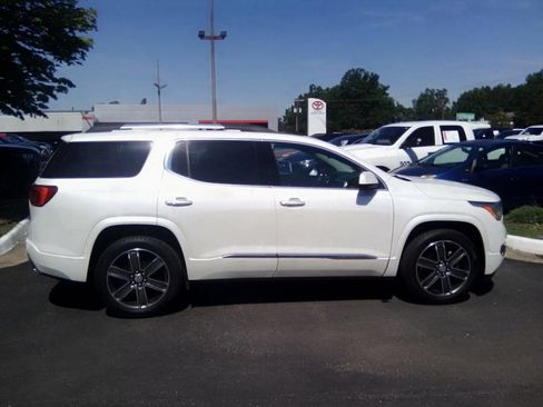 Used 2017 GMC Acadia Denali w/ Technology Package AWD/4WD image 2