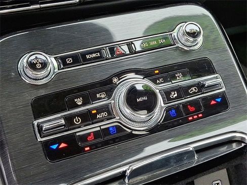 Used 2023 Lincoln Nautilus Reserve w/ Equipment Group 202A image 16