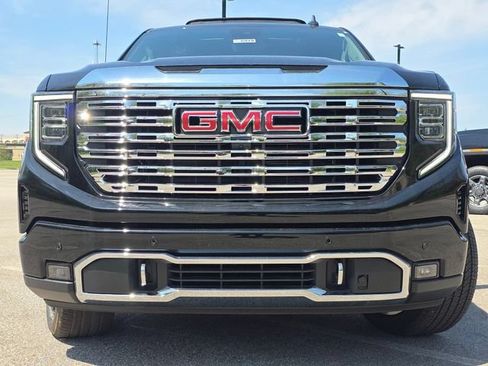 New 2026 GMC Sierra 1500 Denali w/ Denali Reserve Package AWD/4WD image 12