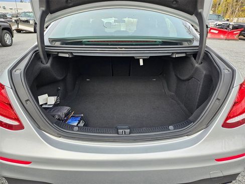 Used 2019 Mercedes-Benz E 300 4MATIC image 23