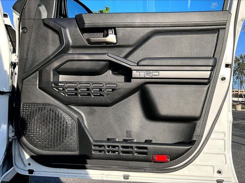 Used 2025 Toyota Tacoma TRD Sport image 21