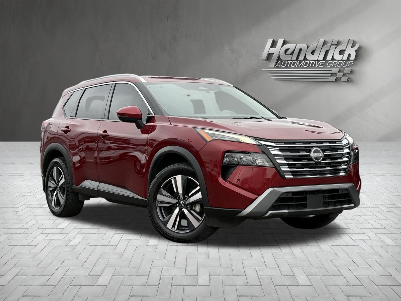 Used 2024 Nissan Rogue SL FWD image 2