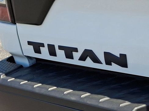 Used 2024 Nissan Titan PRO-4X w/ Pro-4x Convenience Package AWD/4WD image 31