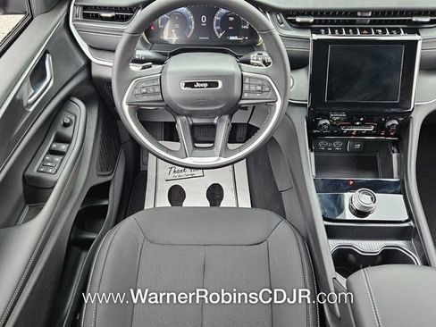 New 2025 Jeep Grand Cherokee L Laredo w/ Luxury Tech Group I image 7