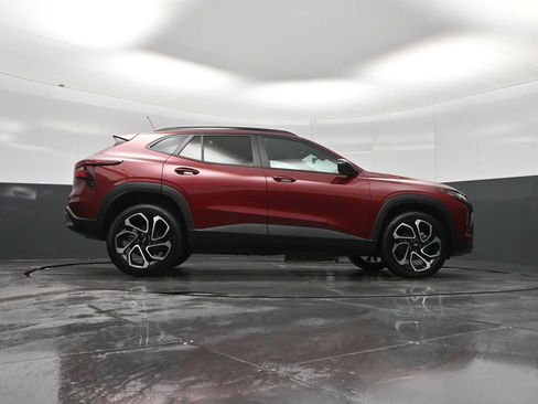 Used 2025 Chevrolet Trax RS w/ Driver Confidence Package image 25