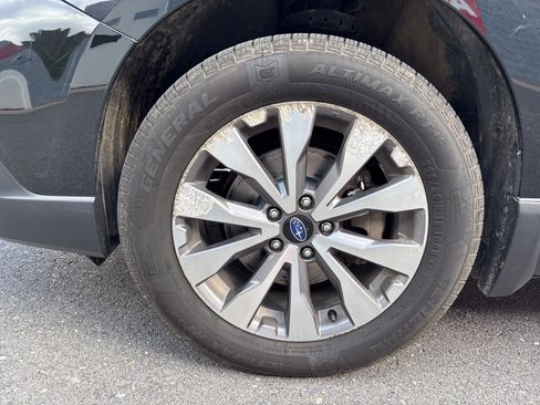 Used 2018 Subaru Outback 3.6R Touring AWD/4WD image 10