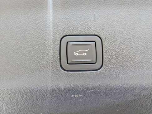 Used 2024 GMC Yukon Denali image 48