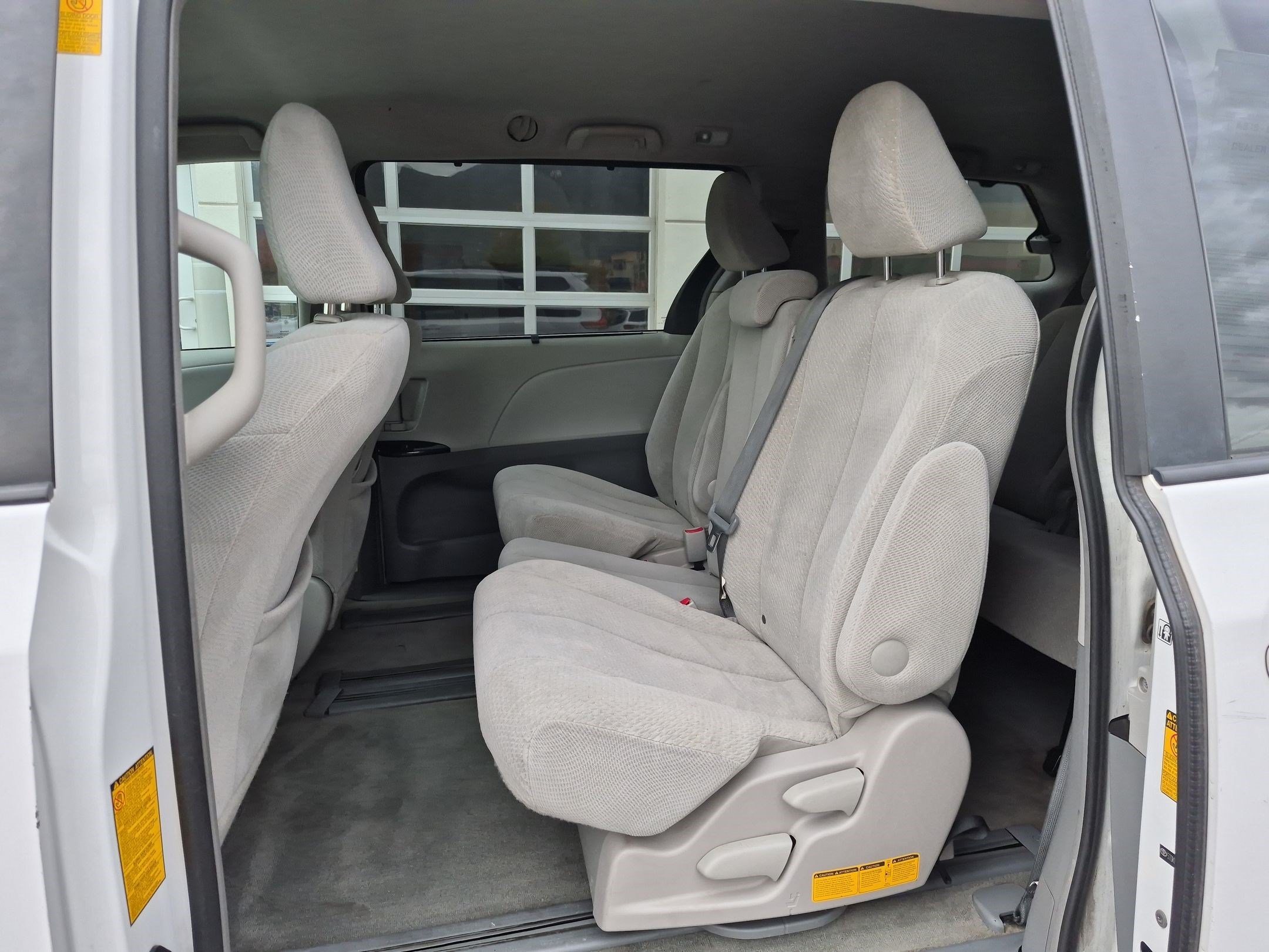 Used 2014 Toyota Sienna LE FWD image 27