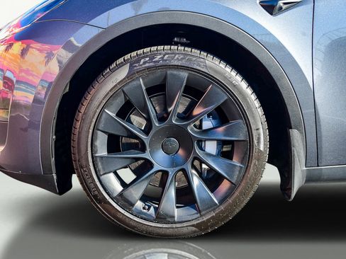 Used 2023 Tesla Model Y Long Range image 51