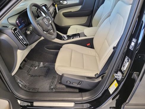 New 2026 Volvo XC40 B5 Ultra w/ Protection Package Premier AWD/4WD image 9