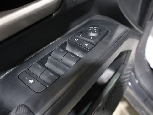 Used 2025 Toyota Tacoma TRD Off-Road image 14