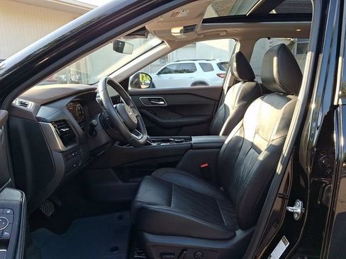 Used 2023 Nissan Rogue Platinum AWD/4WD image 14