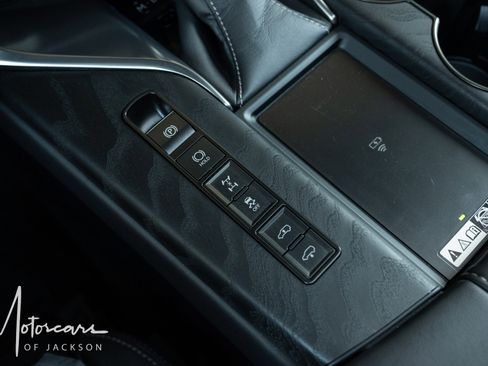 Used 2024 Lexus LX 600 4WD w/ Appearance Package image 33