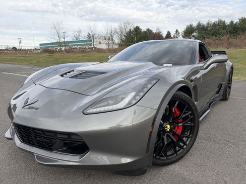 Used 2015 Chevrolet Corvette Z06 w/ 3LZ Preferred Equipment Group image 38