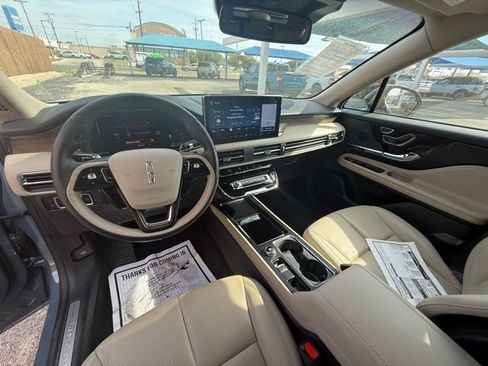 Used 2025 Lincoln Corsair Grand Touring w/ Jet Appearance Package image 15