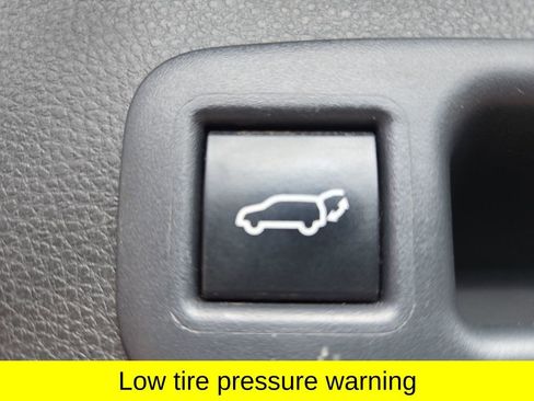 Used 2024 Toyota Highlander LE FWD image 30
