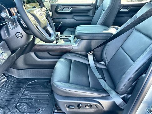 New 2026 GMC Sierra 1500 SLT image 24